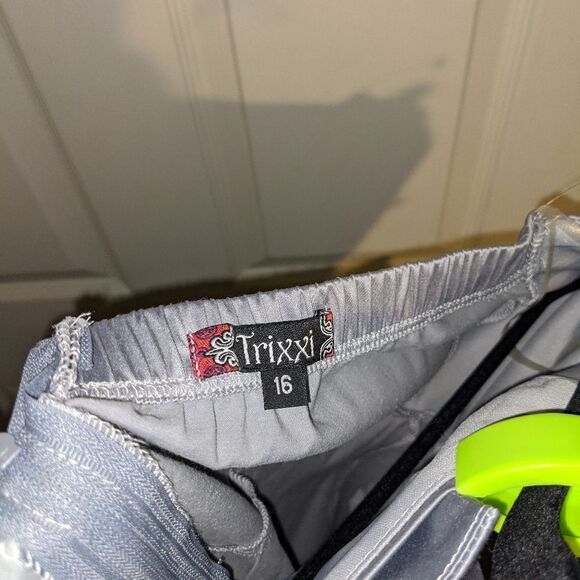 Trixxi cocktail dress - Picture 3 of 5